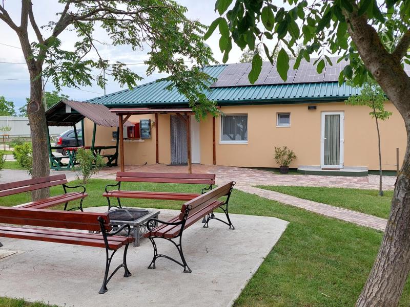 Apartmanház